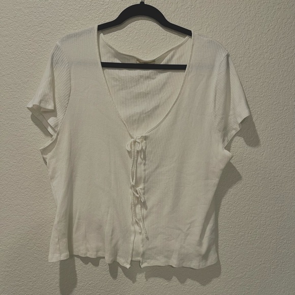 Madewell Ribbed Bow-Front Tee - Picture 2 of 4